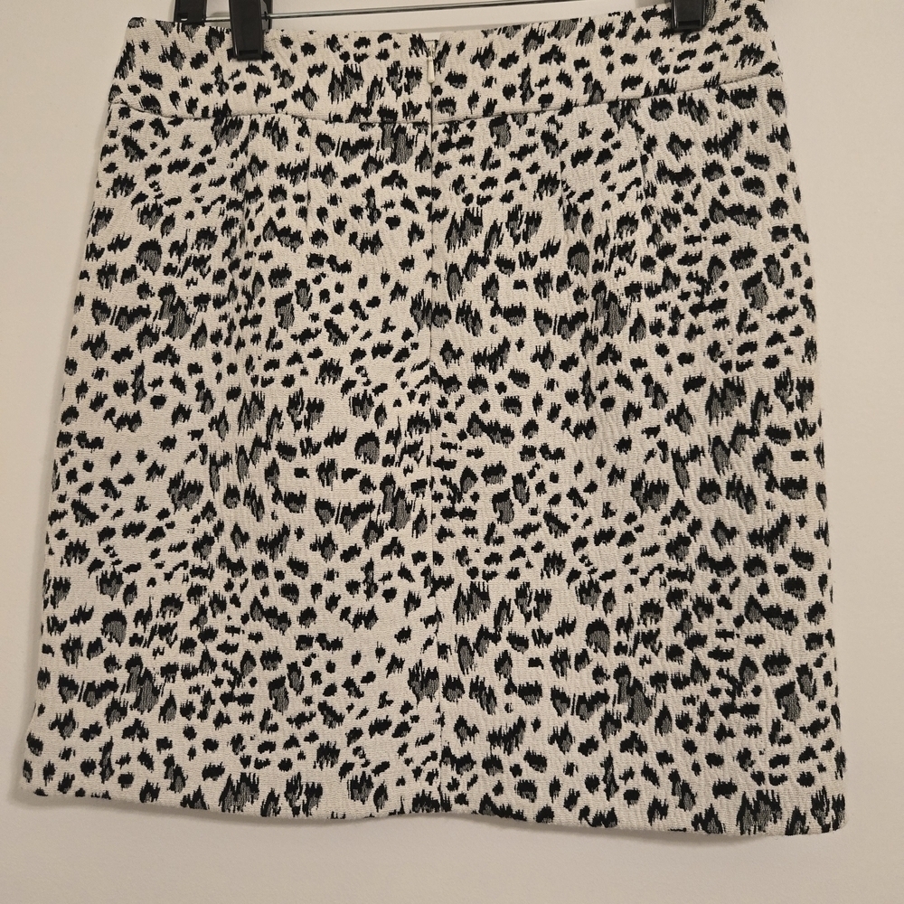 Ann Taylor Loft Women’s Mini Skirt Sz SP Black White Leopard Print Stretch - Picture 3 of 6